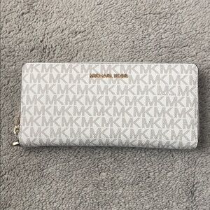 Michael Kors Wallet Vanilla with Gold